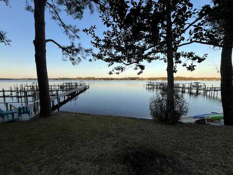 2881 Leahs Lane, Navarre, FL 32566