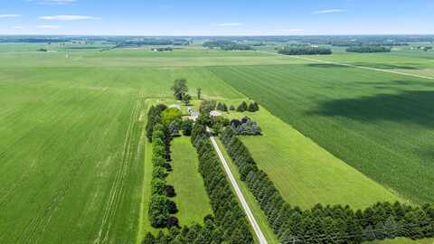8549 Elm Road, Bourbon, IN 46504