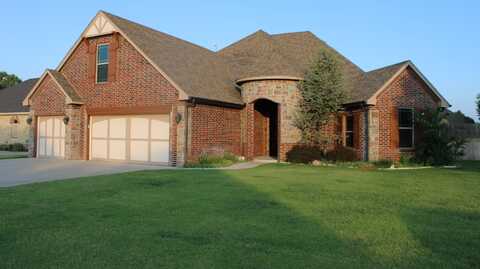 2509 Braxton Dr, Woodward, OK 73801