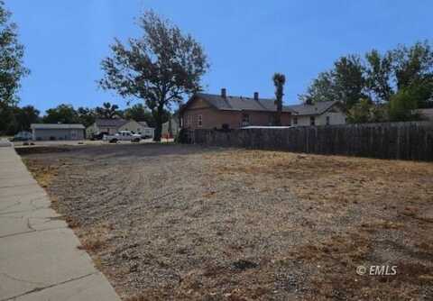 321 N 10th St, Miles City, MT 59301