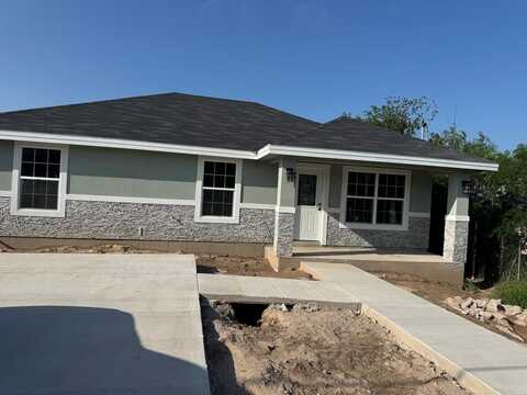 846 Calle Frente, Eagle Pass, TX 78852