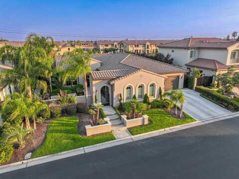 2445 Copper Hill Way E, Fresno, CA 93730