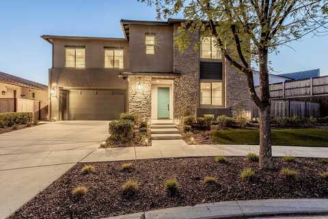 4338 Monarch Pl, Madera, CA 93636