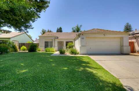 2315 El Paso Avenue E, Fresno, CA 93720