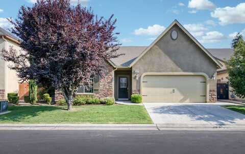 6808 Lucas Drive W, Fresno, CA 93722