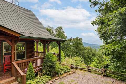 250 Khan Trail, Bryson City, NC 28713