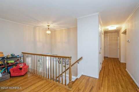 7 Echo Court, Holmdel, NJ 07733