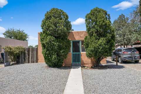 2117 Lead Avenue SE, Albuquerque, NM 87106