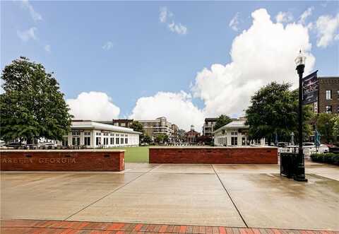 423 Burton Drive, Alpharetta, GA 30009