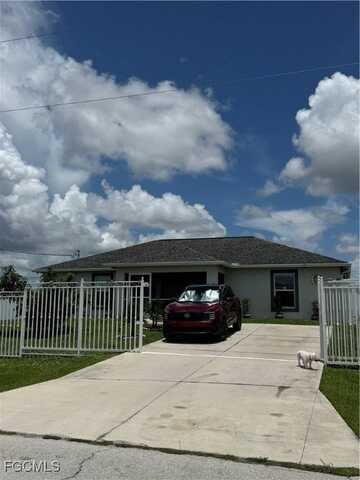 9001 N Indio Circle, Labelle, FL 33935