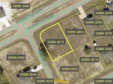 908 Wilmington Parkway, Cape Coral, FL 33993