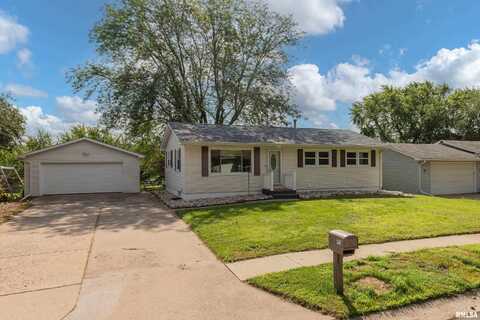 8213 10TH Street West, Rock Island, IL 61201