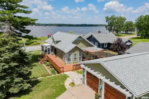 4100 RIVER Drive, Moline, IL 61265