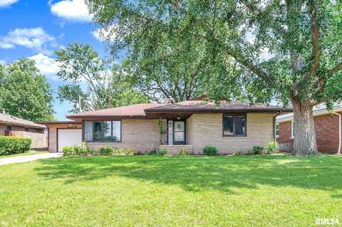1410 N 4TH Street, Pekin, IL 61554