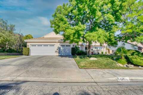 42323 Round Hill Drive, Lancaster, CA 93536