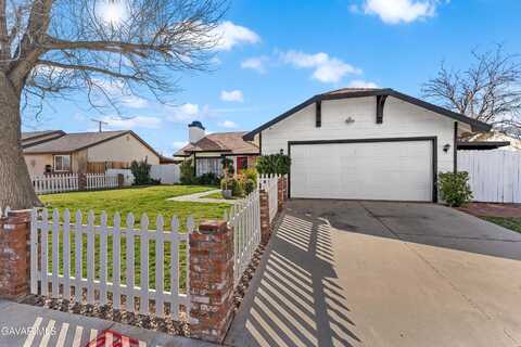 37925 Maureen Street, Palmdale, CA 93550