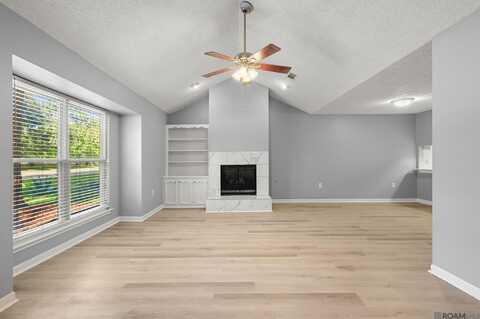 2216 Brightside Dr, Baton Rouge, LA 70820
