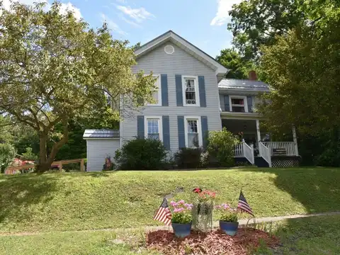 136 N MAIN Street, Springboro, PA 16435