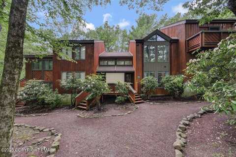 94 Red Fox Court, Lake Harmony, PA 18624