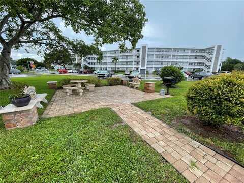 139 Oakridge J, Deerfield Beach, FL 33442
