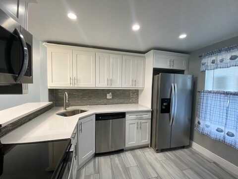 5980 NW 64th Ave, Tamarac, FL 33319