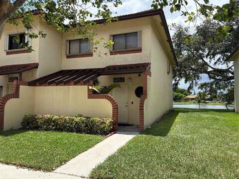4763 NW 90th Ave, Sunrise, FL 33351