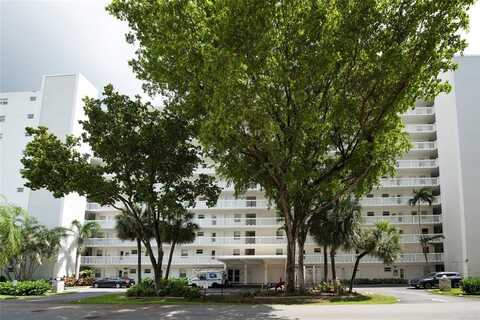 2555 NE 11th St, Fort Lauderdale, FL 33304