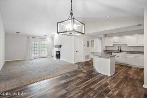 8505 Atrium Dr, Louisville, KY 40220