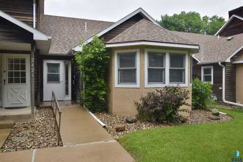2419 S Center Ave, Sioux Falls, SD 57105
