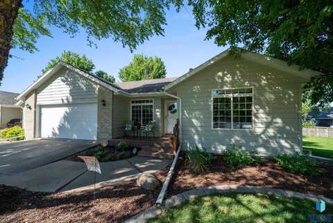 7204 S Bitterroot Ct, Sioux Falls, SD 57108