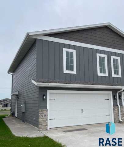 9648 W Tunis Dr, Sioux Falls, SD 57106