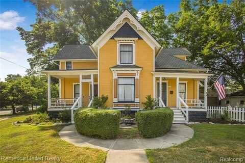 122 S Chestnut Street, Howell, MI 48843
