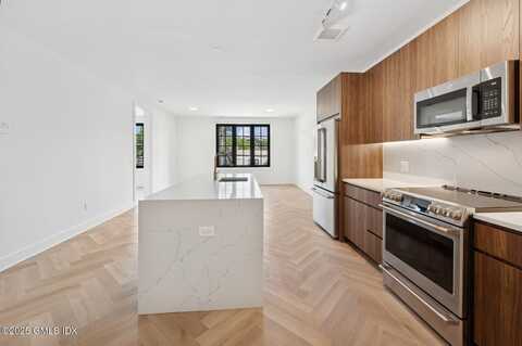 100 E Putnam Avenue, Cos Cob, CT 06807