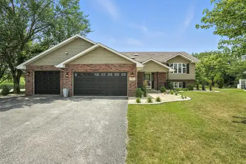 22 Summerhill Drive, Dyer, IN 46311