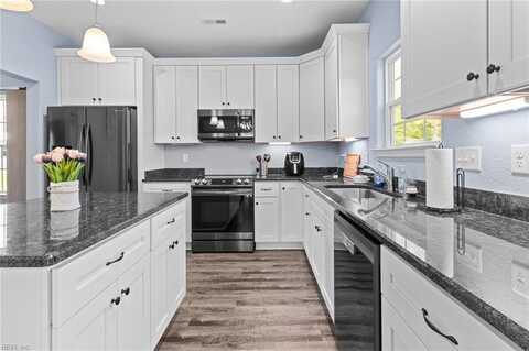 102 Tree Lane, Suffolk, VA 23437