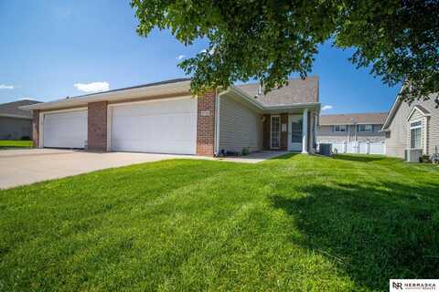 8532 Flintlock Circle, Lincoln, NE 68526