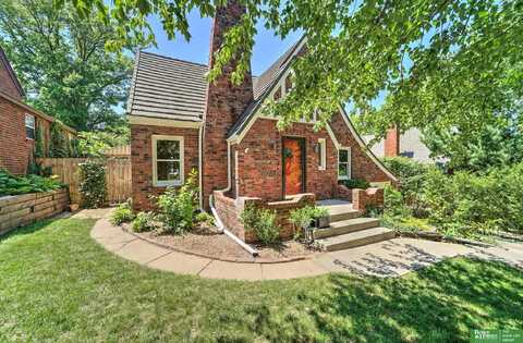 1518 N 51st Street, Omaha, NE 68104