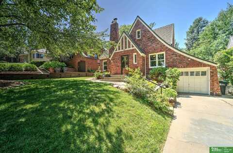 1518 N 51st Street, Omaha, NE 68104