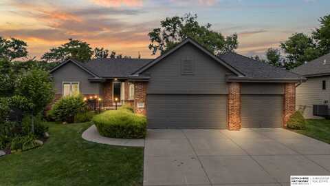 1422 S 190th Plaza, Omaha, NE 68130