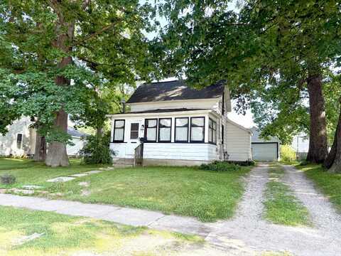 1018 Kenwood Avenue, Belding, MI 48809