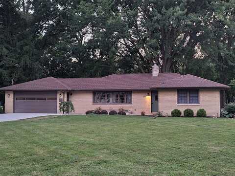 811 Thomas Street, Plainwell, MI 49080