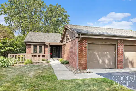 1323 Suncrest Drive NE, Grand Rapids, MI 49525