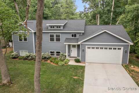 8571 Cochise Drive, Howard City, MI 49329