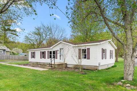 8760 W East Road, Lakeside, MI 49128