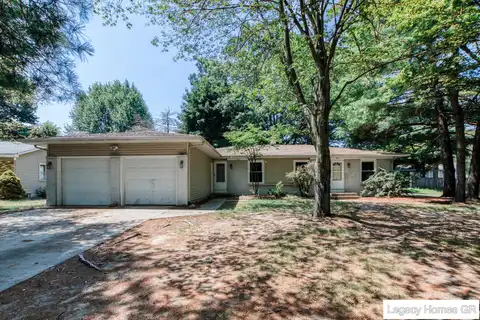5841 RidgeBrook Avenue SE, Kentwood, MI 49508