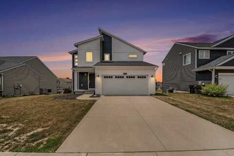 7945 Greendale Drive SE, Byron Center, MI 49315