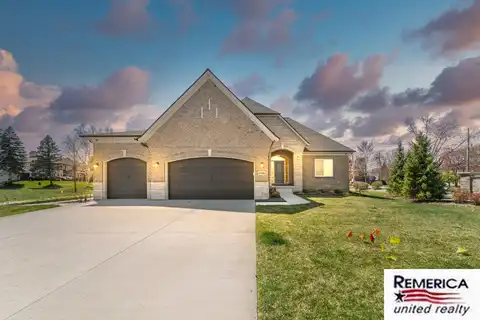 52951 Royal Park Avenue, Utica, MI 48315