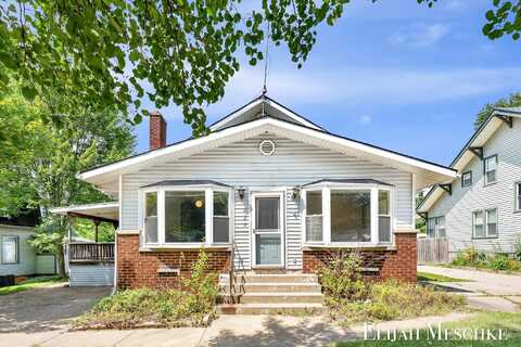 427 E Main Street, Fennville, MI 49408