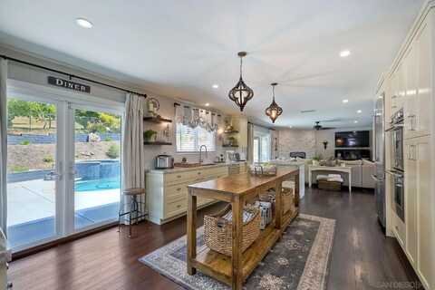 660 Via Rancho Pkwy, Escondido, CA 92029