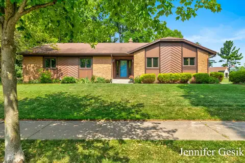 3479 Eastridge Court NE, Grand Rapids, MI 49525
